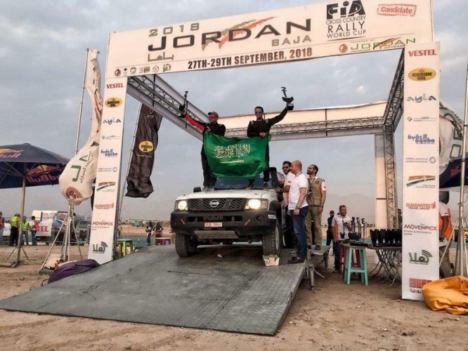 سعودي من ذوي الاحتياجات يحقق المركز الأول في سباق سيارات بالأردن بسيارة تحمل شعار “نيوم”