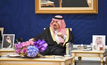 أمير الرياض يستقبل الأمراء وجمعاً من المواطنين