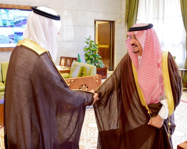 أمير الرياض يستقبل المهنئين بشهر رمضان المبارك
