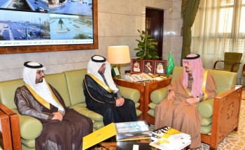 أمير منطقة الرياض يستقبل رئيس مركز أسبار للدراسات والبحوث والإعلام