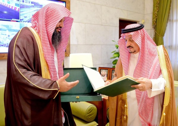 أمير منطقة الرياض يستقبل منسوبي فرع هيئة الأمر بالمعروف بمنطقة الرياض