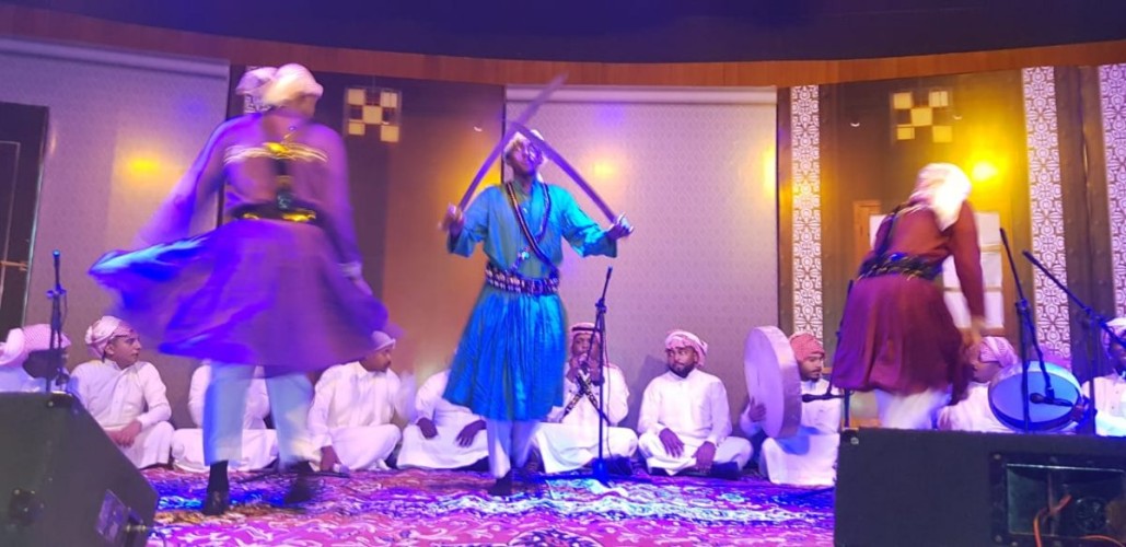 فرقة ثقافة وفنون جدة تقدم عروضاً فنية وتراثية وشعبية احتفالاً بعيد الأضحى المبارك