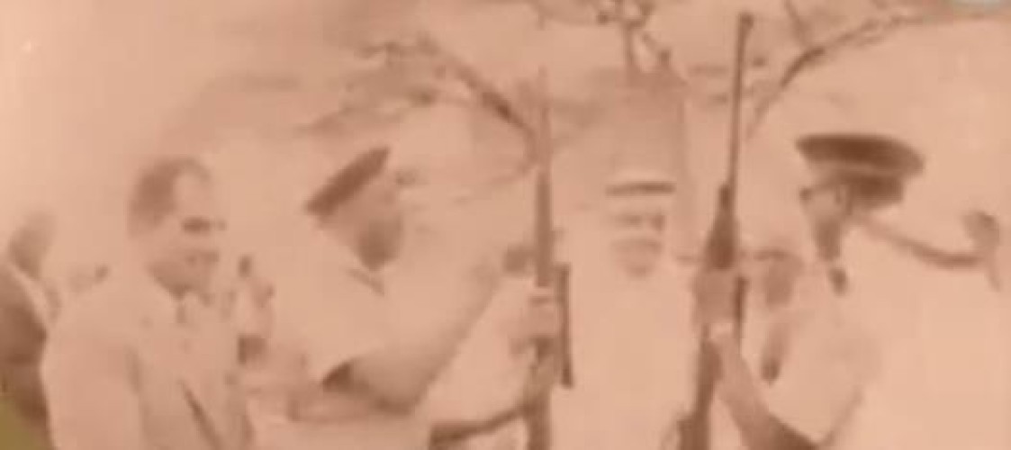 فيديو نادر للملك فهد خلال “مقناص” في الصومال قبل 50 عاماً