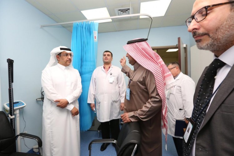 خط ساخن لخدمة المرضى والمراجعين في مستشفى الفيصل