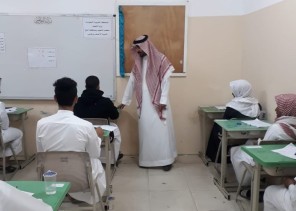مدير مكتب تعليم املج يتفقد سير الاختبارات بمدارس المحافظة