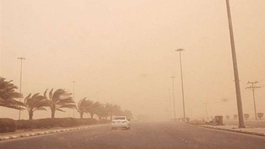 “الإنذار المبكر”: استمرار العوالق الترابية بالرياض.. ورياح في مكة والمدينة