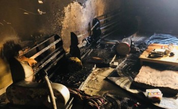 حريق يلتهم صالة منزل ببريدة محتجزاً أم وابنها