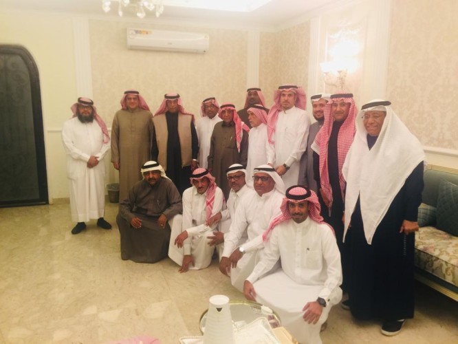 إدارة النهضة تقوم بزيارة عبدالرزاق الدوسري أول رئيس للنادي