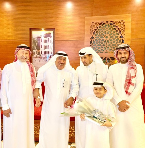 رئيس الجمعية العربية السعودية للثقافة والفنون يزور فرع جدة