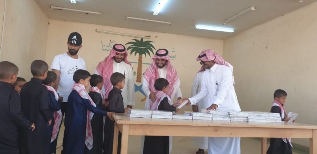 رئيس مركز عمود يرعى انطلاق العام الدراسي الجديد بمجمع عمود