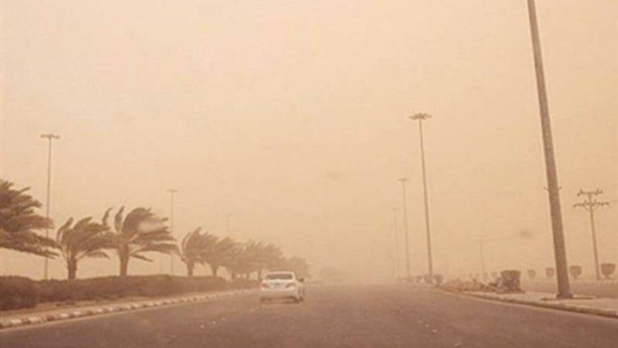 “الإنذار المبكر”: سحب رعدية ممطرة مصحوبة بالغبار والأتربة على أجزاء من الرياض