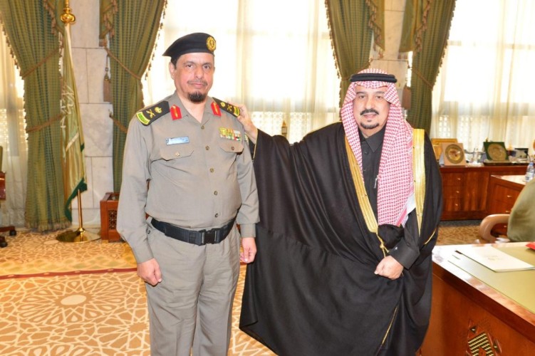 سمو أمير منطقة الرياض يقلّد السبيعي رتبته الجديدة