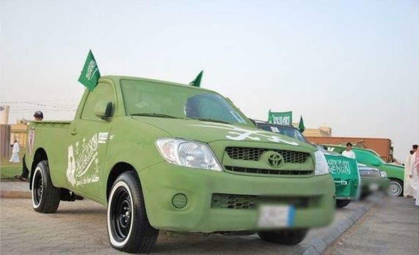 “مرور جدة” يحذر من تغيير لون السيارة أو وضع الملصقات عليها في اليوم الوطني