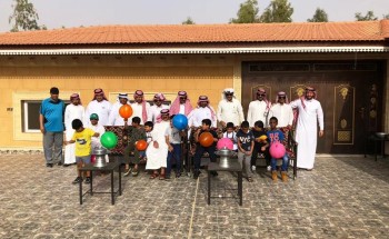 طلاب التربية الفكرية بمدرسة الملك عبد العزيز بزيارة لمزرعة السويلم