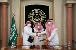 الأمير سعود بن جلوي يشهد توقيع اتفاقية بين وزارة الرياضة وأمانة جدة لإنشاء ملاعب ومنشآت رياضية في ثلاثة أحياء بالمحافظة