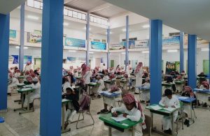 أكثر من 33 ألف طالب وطالبة يؤدون الاختبارات في مدارس “وادي الدواسر”