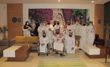 بمناسبة اليوم العالمي للكفيف أصحاء يشاركون المكفوفين حياتهم : عشاء الظلام .. تجربة اجتماعية تثير الاهتمام بمناسبة اليوم العالمي للكفيف أصحاء يشاركون المكفوفين حياتهم : عشاء الظلام .. تجربة اجتماعية تثير الاهتمام