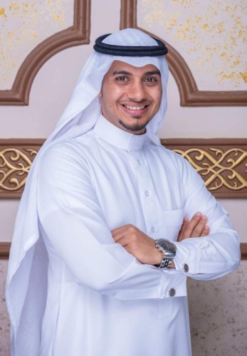 مدير مستشفى الموسم العام يرزق بمولود