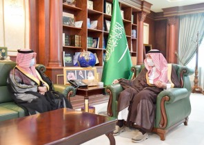سمو أمير منطقة جازان يستقبل الرئيس التنفيذي لشركة أسمنت الجنوب .. سمو أمير منطقة جازان يستقبل الرئيس التنفيذي لشركة أسمنت الجنوب ..