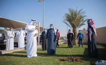 د. الشهراني يتقدم مشاركي “صحة الرياض” في حملة “لنجعلها خضراء” د. الشهراني يتقدم مشاركي “صحة الرياض” في حملة “لنجعلها خضراء”