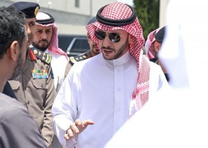 سمو الأمير سعود بن نهار يقف على عدد من المواقع في مخططات الوسام سمو الأمير سعود بن نهار يقف على عدد من المواقع في مخططات الوسام