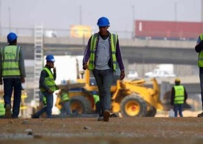 “العمل” تعلق على ماتداول بشأن “إلغاء الكفالة للوافدين” “العمل” تعلق على ماتداول بشأن “إلغاء الكفالة للوافدين”