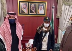 محافظ الغاط يستقبل الرحالة “بدر الرشيدي” ويكشف عن استعداده تسهيل رحلته في المحافظة ومراكزها محافظ الغاط يستقبل الرحالة “بدر الرشيدي” ويكشف عن استعداده تسهيل رحلته في المحافظة ومراكزها