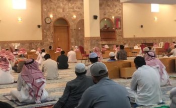في بيشة متطوعون ينتشرون بالمساجد.. هنا تدابير مشددة في صلاة الجمعة في بيشة متطوعون ينتشرون بالمساجد.. هنا تدابير مشددة في صلاة الجمعة