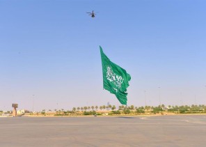 كأول حدث من نوعه .. الطائرات المروحية تنتهي من مشاركتها في العرض الجوي “همة الـ90” كأول حدث من نوعه .. الطائرات المروحية تنتهي من مشاركتها في العرض الجوي “همة الـ90”
