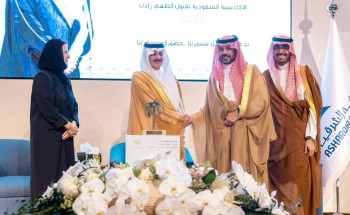 أمير الشرقية يكرّم «صندوق تنمية الموارد البشرية» لدعمه تأهيل خريجي زادك