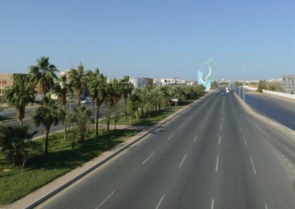 شاهد.. كيف بدت شوارع جدة والأماكن العامة بعد التوجيه بعدم الخروج من المنازل شاهد.. كيف بدت شوارع جدة والأماكن العامة بعد التوجيه بعدم الخروج من المنازل
