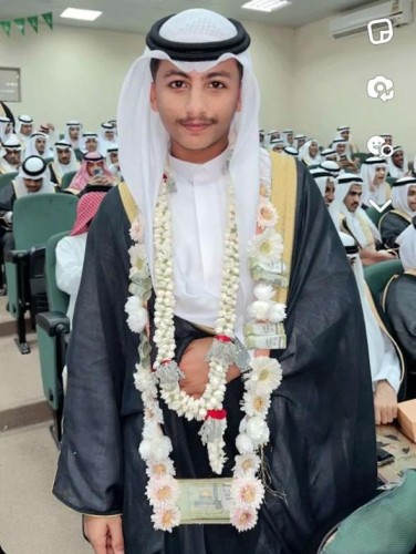 أسرة الطالب سعد بن عبدالله مناجي فرحان تحتفل بتخرجه من الثانوية