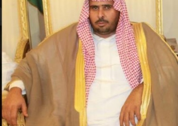 الشيخ عوض بن سعد المظيبري: شباب الوطن فاخروا ويفاخرون بأميرهم الشاب داخل وخارج الوطن الشيخ عوض بن سعد المظيبري: شباب الوطن فاخروا ويفاخرون بأميرهم الشاب داخل وخارج الوطن