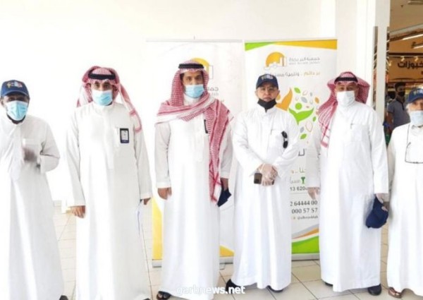 (209) متطوع يشاركون بر جدة توعية المتاجر الكبرى بقواعد السلامة (209) متطوع يشاركون بر جدة توعية المتاجر الكبرى بقواعد السلامة