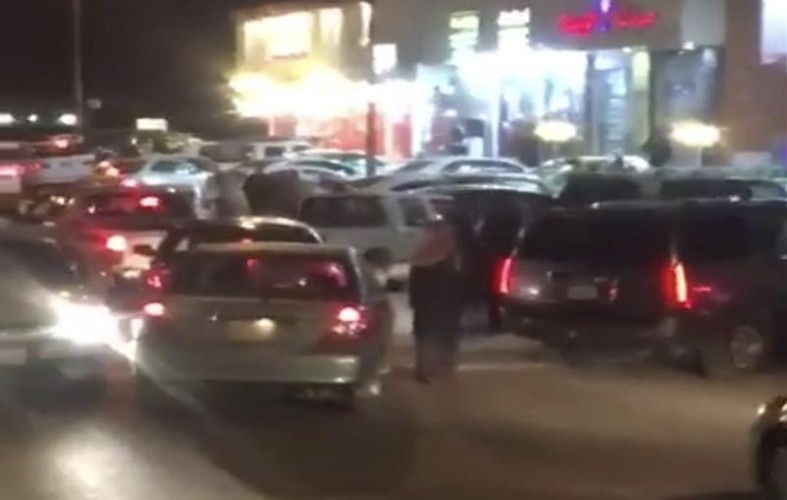 شاهد : سوق سوداء في حفر الباطن لشراء الدخان القديم وسعر الكرز ب300 ريال