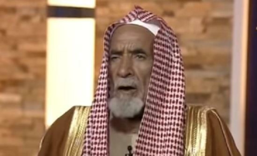 مُسن ناهز عمره الـ94 يحرص على زيارة المرضى يومياً على مدار 30 عاماً.. تعرّف على قصته
