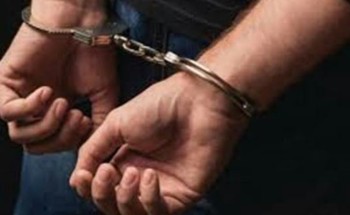 القبض على مواطن عثر بحوزته على مواد مخدرة وسلاح ناري على طريق بـ”الطائف” القبض على مواطن عثر بحوزته على مواد مخدرة وسلاح ناري على طريق بـ”الطائف”