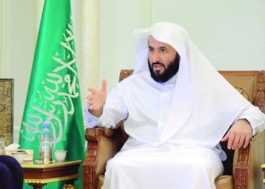 “الصمعاني” يوجه بقرار تعديل معالجة حقوق الأطفال في الحضانة والنفقة والزيارة قبل انفصال الزوجين “الصمعاني” يوجه بقرار تعديل معالجة حقوق الأطفال في الحضانة والنفقة والزيارة قبل انفصال الزوجين