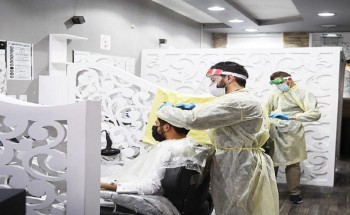 إلزام زبائن صالونات الحلاقة بتسجيل الاسم ورقم الجوال