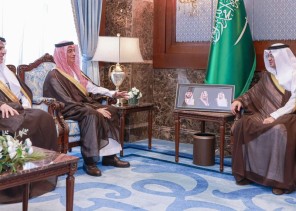 سمو محافظ الأحساء يستقبل رئيس المجلس التأسيسي للقطاع الشرقي الصحي سمو محافظ الأحساء يستقبل رئيس المجلس التأسيسي للقطاع الشرقي الصحي