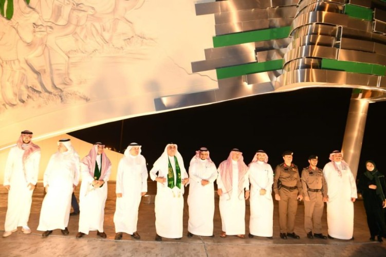 أمين الشرقية يدشن دوار البيرق في محافظة الخبر