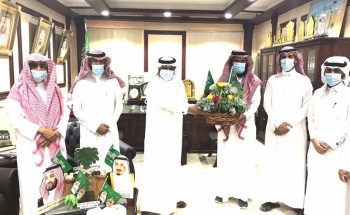 بمناسبة ذكرى البيعة.. محافظ بيش يستقبل مدير مكتب التعليم وعددًا من قادة المدارس بمناسبة ذكرى البيعة.. محافظ بيش يستقبل مدير مكتب التعليم وعددًا من قادة المدارس