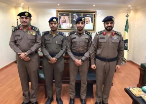 مدير الدفاع المدني بمكة يقلد عدد من الضباط رتبهم الجديدة مدير الدفاع المدني بمكة يقلد عدد من الضباط رتبهم الجديدة