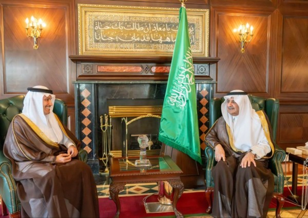 أمير تبوك يستقبل وزير النقل والخدمات اللوجستية أمير تبوك يستقبل وزير النقل والخدمات اللوجستية