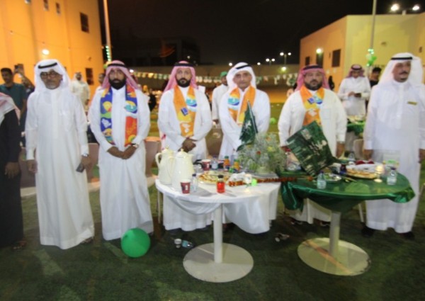 بتنظيم من فريق بسمة عطاء التطوعي مركز التأهيل الشامل بجازان يحتفل باليوم الوطني( 92 )
