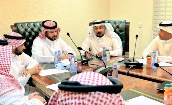 محافظ فيفاء القحطاني يجتمع باعضاء  المراكز الإعلامي للمحافظة