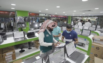 “التجارة” تنفذ جولات رقابية مكثفة على أسواق ومنافذ بيع أجهزة الكمبيوتر في كافة مناطق المملكة “التجارة” تنفذ جولات رقابية مكثفة على أسواق ومنافذ بيع أجهزة الكمبيوتر في كافة مناطق المملكة