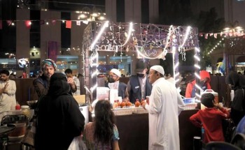 بسطات رمضانية في جدة التاريخية تضفي البهجة على الزائرين بسطات رمضانية في جدة التاريخية تضفي البهجة على الزائرين