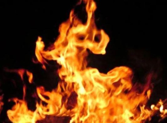 مواطنة تعرض نفسها للنار لتحمي والدها المقعد وتتوفى في حريق نشب في بيتها بـ”رنية”