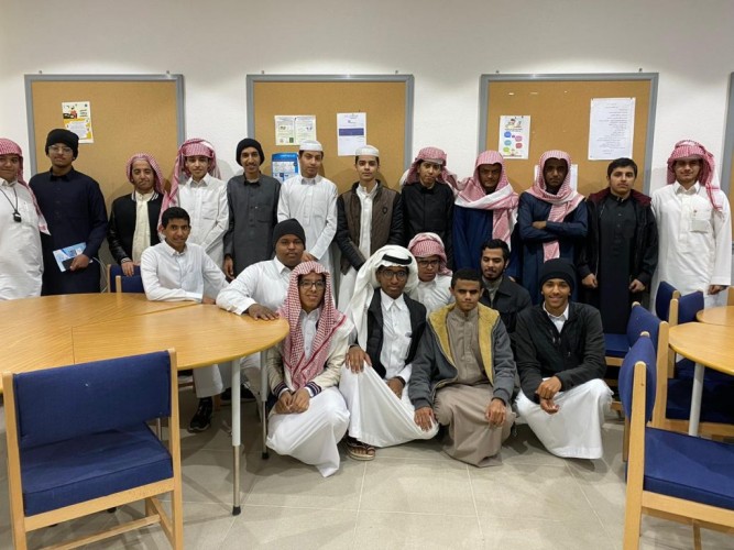 الطالب “عبدالله العجيبي” يروي تفاصيل فقدان بصره .. وكيف تحول الدافع لاكمال تعليمه